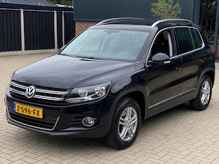 Volkswagen Tiguan 1.4 TSI highline NIEUWSTAAT NAVI CRUISE CLIMA PDC ALCANTARA