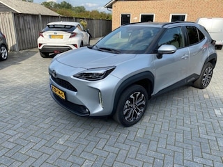Toyota Yaris Cross 1.5 Hybr 130 Dynamic DODEHOEK KEYLESS STUUR/STOELVERW PARKEERSENSOREN