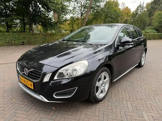 Volvo V60 2.0T Momentum/Trekhaak/Leer/Cruise/Navi/APK