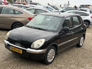Daihatsu Sirion 1.0-12V ZTi Automaat Goede Airco Nieuwe Distributie Nieuwe Apk