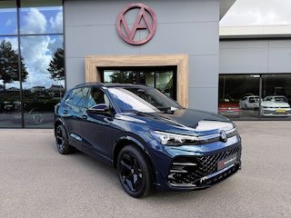 Volkswagen Tiguan 1.5 eTSI 150pk DSG R-Line | Black line | 360 Camera | Standkachel | Head up | Dode hoek | IQ light | Rijklaar incl. garantie