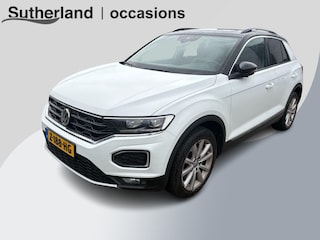 Volkswagen T-Roc 1.5 TSI Sport Business R 150pk | Trekhaak | Panoramadak | Stoelverwarming | Carplay | Cruise Control |