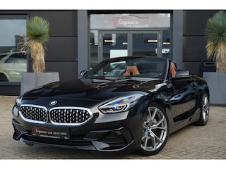 BMW Z4 Roadster sDrive20i Sportline High Executive | 198PK | Stoelverwarming | HUD | Stuurverwarming | HarmanKardon | BMW Z4 Roadster sDrive20i Sportline High Executive 198 PK met 2.0-liter viercilinder benzinemotor, lederen Vernasca bekleding, Head-up display, full-map navigatie, Apple CarPlay/Android Auto,
