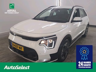 Kia Niro 64.8 kWh 204pk DynamicLine | SOH 100% | Nieuwe Model | Half Leder/Stof | CarPlay | Navigatie | Camera | PDC V + A |17"