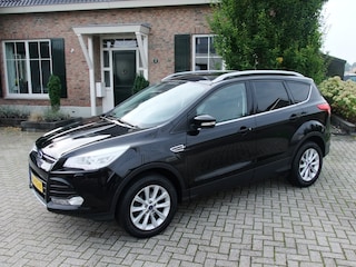 Ford Kuga 1.5 Titanium Styling Pack , Schuifdak/Pano , Keyless go , Navi , Elec-A-klep enz.