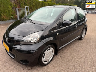 Toyota Aygo 1.0-12V 5-DRS Comfort AIRCO CENTR.VERGR. EL.RAMEN NAP 1e EIG. DEALEROH.