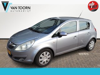 Opel Corsa 1.2-16V Enjoy. APK tot 16-08-2027 .