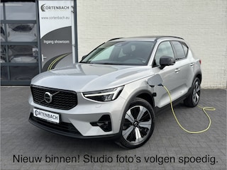 Volvo XC40 1.5 T5 Plug-in hybrid Ultimate Dark | Zwenkbare trekhaak | Panoramadak | Blis | Memory | Adaptieve cruise | Leder |