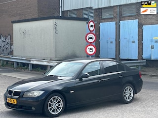 BMW 320i High Executive