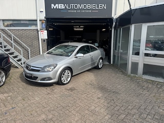 Opel Astra TwinTop 1.8 Cosmo/1 jr APK/ Camera/Nap/LM Velgen//Mooie auto!