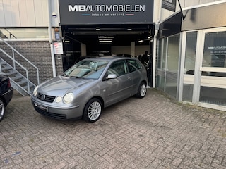 Volkswagen Polo 1.2-12V Athene-3 deurs/APK/donker Grijs/ Lm Velgen/inruilkoopje!