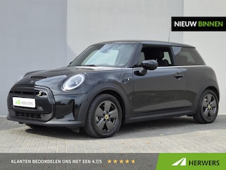 Mini Mini Classic 33 kWh / SOH 96% / Dealer onderhouden / Stoelverwarming / Achteruitrijcamera / CCS snelladen / Cruise control / Appel Carplay Android Auto / Climate control / Parkeersensoren voor en achter /