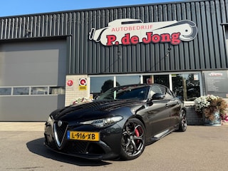 Alfa Romeo Giulia 2.9 V6 QUADRIFOGLIO Carbon pakket Sparco kuipstoelen Carplay Perfect onderhouden!