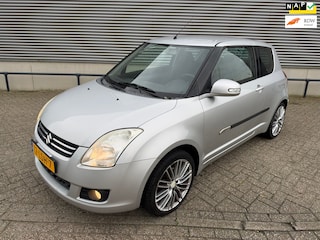 Suzuki Swift **Suzuki Swift 1.3 Limited | Lage kilometerstand met NAP | Nieuwe koppeling | 16 inch lichtmetalen velgen**