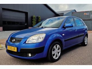 Kia Rio 1.4 X-tra NAVIGATIE AIRCO TREKHAAK 2 X SLEUTELS