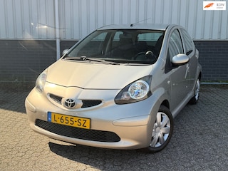 Toyota Aygo 1.0-12V Airco | Half Leder | Luxe Uitvoering | Zuinig