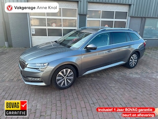 Skoda Superb Combi 1.4 TSI iV Business Edition Plus PHEV 235 PK Panodak | Leer | Trekhaak