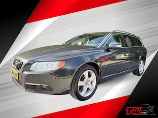 Volvo V70 2.5T Momentum AUT|NWE APK & DB-RIEM|NAVI|TREKH|LEER