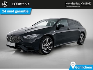 Mercedes-Benz CLA Shooting Brake 250 e Business Solution | Trekhaak | Nightpakket | Parkeerpakket met achteruitrijcamera| KEYLESS-GO | EASY PACK achterklep | Inclusief 24 maanden Mercedes-Benz Certified garantie voor Europa.