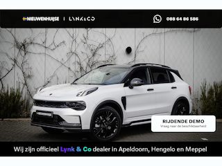 Lynk & Co 01 1.5 Plug-in Hybrid More | Trekhaak | PHEV | Two-Tone | Panoramadak | Infinity by Harman Audio | 360 Graden Camera | Parkeersensoren | Lichtmetalen Velgen 20 inch | Keyless Entry | Elektrische Achterklep | LED Koplampen Adaptief | Privacy Glas | Stoelverwarming | Cruise Control Adaptief | Dodehoekdetectie Navigatie | Apple Carplay | Android Auto
