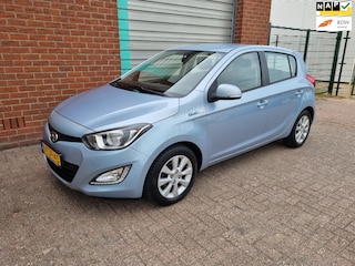 Hyundai i20 1.2i i-Deal 5-Drs Airco! Bj:2014 NAP!