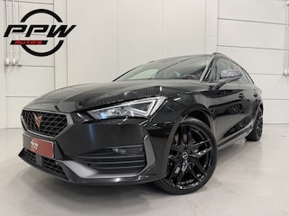Cupra Leon 1.4 e-Hybrid VZ 245PK BLACK EDIT. LED/19"BLACK/ACC/CARPLAY/DRIVE ADAPTIVE-ONDERSTEL/KEYLESS/SFEER/CAMERA/LEER-STOF SP.STOEL/STOEL+STUURVERW/PRIVACY/ELECTR.A.KLEP/DONKERE-HEMEL/VOLLEDIG CUPRA DEALER HISTORIE