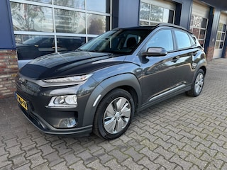 Hyundai Kona EV COMF SMART 64 KWH, 3 fase, Camera, Warmtepomp, Carplay, Navi, Keyless, ALL IN prijs!