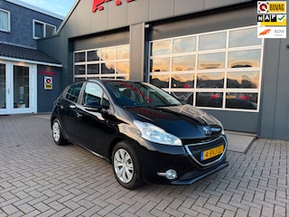Peugeot 208 1.2 VTi Allure / Cruise / Navi / Clima / Trekhaak