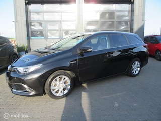 Toyota Auris Touring Sports 1.8 Hybrid Lease pro Trekhaak NL auto