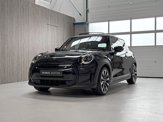Mini Mini Yours 99% SOH - PANORAMADAK - LEER - STOELVERWARMING - PARKEERCAMERA - CRUISE CONTROL - CARPLAY