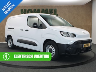 Toyota Proace City Navigator LONG 50 kWh - DIRECT UITVOORRAAD LEVERBAAR - 3 FASE LADEN - SNELWEG LAADMOGELIJKHEID - NAVIGATIE - EXTRA LANGE LAADRUIMTE - APPLE CARPLAY/ANDROID AUTO - PARKEERSENSOREN ACHTER - SCHUIF DEUR RECHTS - 3 ZITS UITVOERING - 2 LAADKABELS - RUITEN IN ACHTERDEUREN - 16 INCH WIELEN MET BRIDGESTONE BANDEN