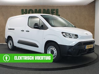 Toyota Proace City Navigator LONG 50 kWh - DIRECT UITVOORRAAD LEVERBAAR - 3 FASE LADEN - SNELWEG LAADMOGELIJKHEID - NAVIGATIE - EXTRA LANGE LAADRUIMTE - APPLE CARPLAY/ANDROID AUTO - PARKEERSENSOREN ACHTER - SCHUIF DEUR RECHTS - 3 ZITS UITVOERING - 2 LAADKABELS - RUITEN IN ACHTERDEUREN - 16 INCH WIELEN MET BRIDGESTONE BANDEN