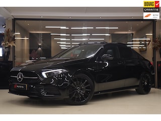 Mercedes-Benz A-klasse 250 e Premium Plus AMG NIGHT PAKKET PANO/BLACKSTYLE/CARPLAY/CAM/BOMVOL