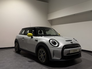 Mini Mini Yours 33 kWh | Panoramadak | Voorstoelen verwarmd | Apple CarPlay - Android Auto