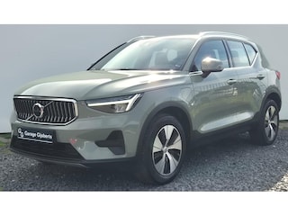 Volvo XC40 1.5 T4 Phev Core Bright Park assist pack - Camera achter - Model jaar 2023 - Climate - Keyless -  PDC voor en achter - 18" Wielen -   R7C000 Interieur –  Full led koplampen – Donkere hemel - Telefoon lader - Elektrisch bedienbare achterklep met sensorsturing