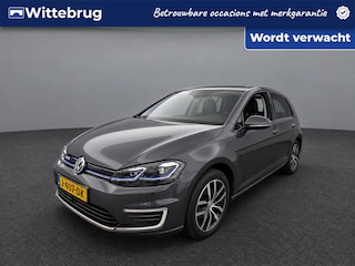 Volkswagen Golf E-DITION / Navigatie / App connect / Parkeersensoren V+A / Lichtmetaal 17 inch /