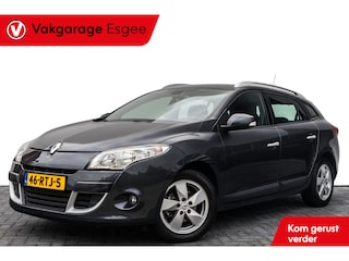 Renault Mégane Estate 1.4 131 PK TCe Dynamique,| Meeneem Prijs | Ned Auto | Trekhaak | Clima | Keyless entry | | Navigatiesysteem | Lichtmetalen wielen 16"| Cruise control | Bagagedek |  Dakrails |
