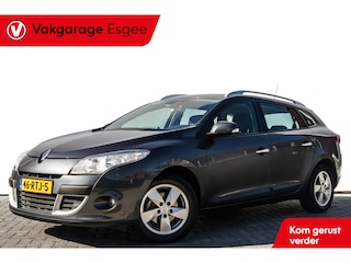 Renault Mégane Estate 1.4 131 PK TCe Dynamique,| Meeneem Prijs | Ned Auto | Trekhaak | Clima | Keyless entry | | Navigatiesysteem | Lichtmetalen wielen 16"| Cruise control | Bagagedek |  Dakrails |