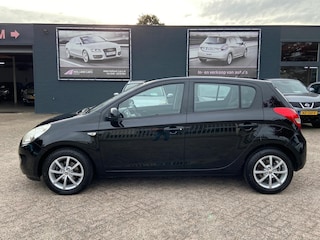 Hyundai i20 1.4i Dynamic XL 101 Pk - Airco - Elektrisch pakket - L.m velgen - Pdc