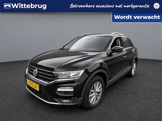 Volkswagen T-Roc 1.0 TSI Style / Navigatie / Climate controle / Trekhaak / Camera /  Parkeersensoren V+A /