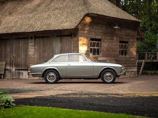 Alfa Romeo 1750 GTV