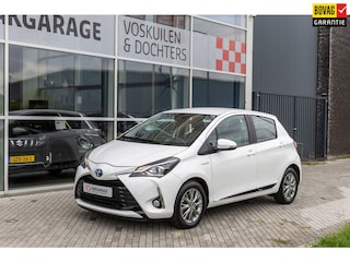 Toyota Yaris 1.5 Hybrid Dynamic White