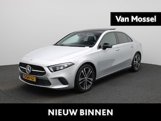 Mercedes-Benz A-klasse 200 Premium Plus VERWACHT !!! | AUTOMAAT | PANORAMADAK | VIRTUEEL | STOELVERWARMING | NAVIGATIE | CAMERA | SPORTSTOELEN | HAL-LEER | CLIMA | CRUISE | SFEERVERLICHTING | LMV | LED | 12 MAANDEN BOVAG GARANTIE |