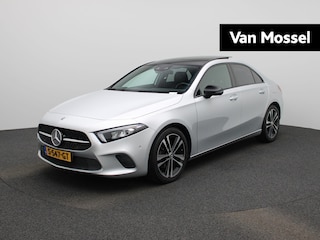 Mercedes-Benz A-klasse 200 Premium Plus VERWACHT !!! | AUTOMAAT | PANORAMADAK | VIRTUEEL | STOELVERWARMING | NAVIGATIE | CAMERA | SPORTSTOELEN | HAL-LEER | CLIMA | CRUISE | SFEERVERLICHTING | LMV | LED | 12 MAANDEN BOVAG GARANTIE |