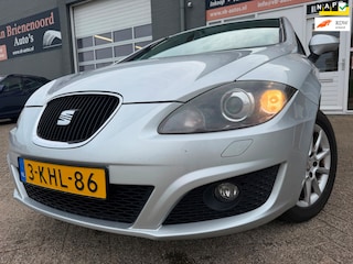 Seat Leon 1.2 TSI Ecomotive Businessline COPA 5 drs met parkeersensoren en bluetooth telefoon en navigatie en en cruise controle
