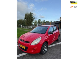 Hyundai i20 1.2i ActiveVersion 5-deurs Electric pakket Colour pakket LMV 14 inch NW APK!