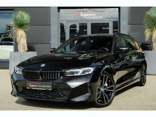 BMW 3-serie Touring 320e | 204 PK | M Sportpakket | Panoramadak | Head-up display | Achteruitrijcamera | BMW 3 Serie Touring 320e M Sport met 2.0 viercilinder benzinemotor en plug-in hybride aandrijving, voorzien van panoramadak, Head-up display, navigatiesysteem, Apple CarPlay/Android Auto, Par