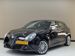 Alfa Romeo Giulietta 1.4 T Distinctive, 170Pk, 2011, Volledig leder, Origineel Nederlands, Trekhaak, Climate control, Cruise control, Parkeersensoren, navigatie, DB riem vv. in 2024,