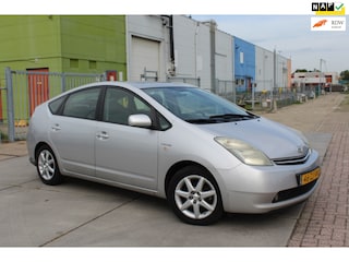 Toyota Prius 1.5 VVT-i Tech Edition navi camera cruise dealer onderhouden