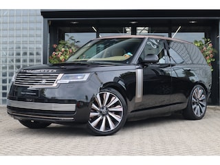 Land Rover Range Rover P550e SV | Meridian Signature Audio, 23", Achterasbesturing, Massage, Entertainment, Trekhaak, Pano, Zonweringspakket, Zitklima, Stuurverwarming, ACC